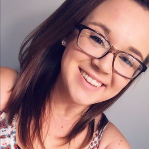 Meet your Posher, Devyn